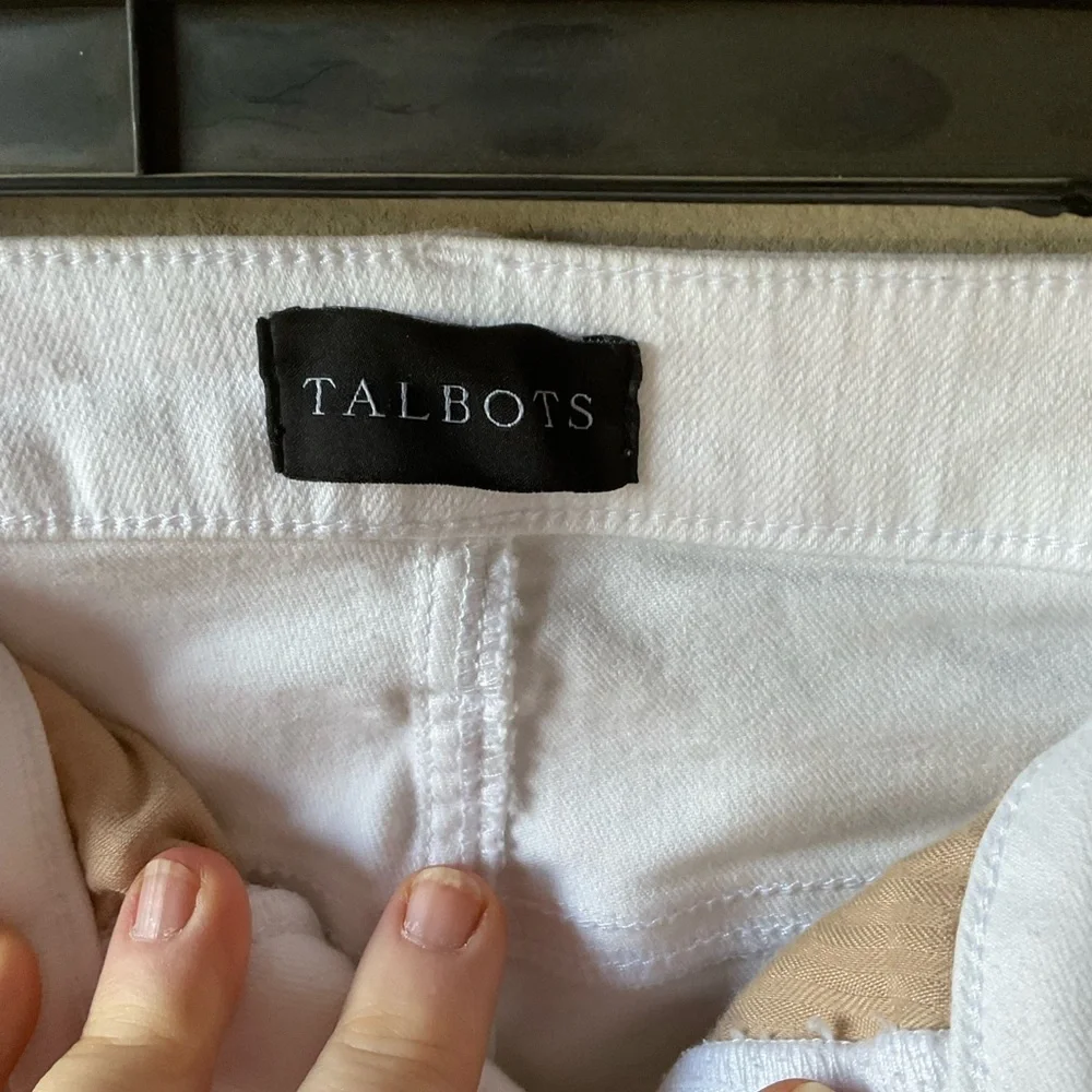Talbots jegging crop. Size 18W White.